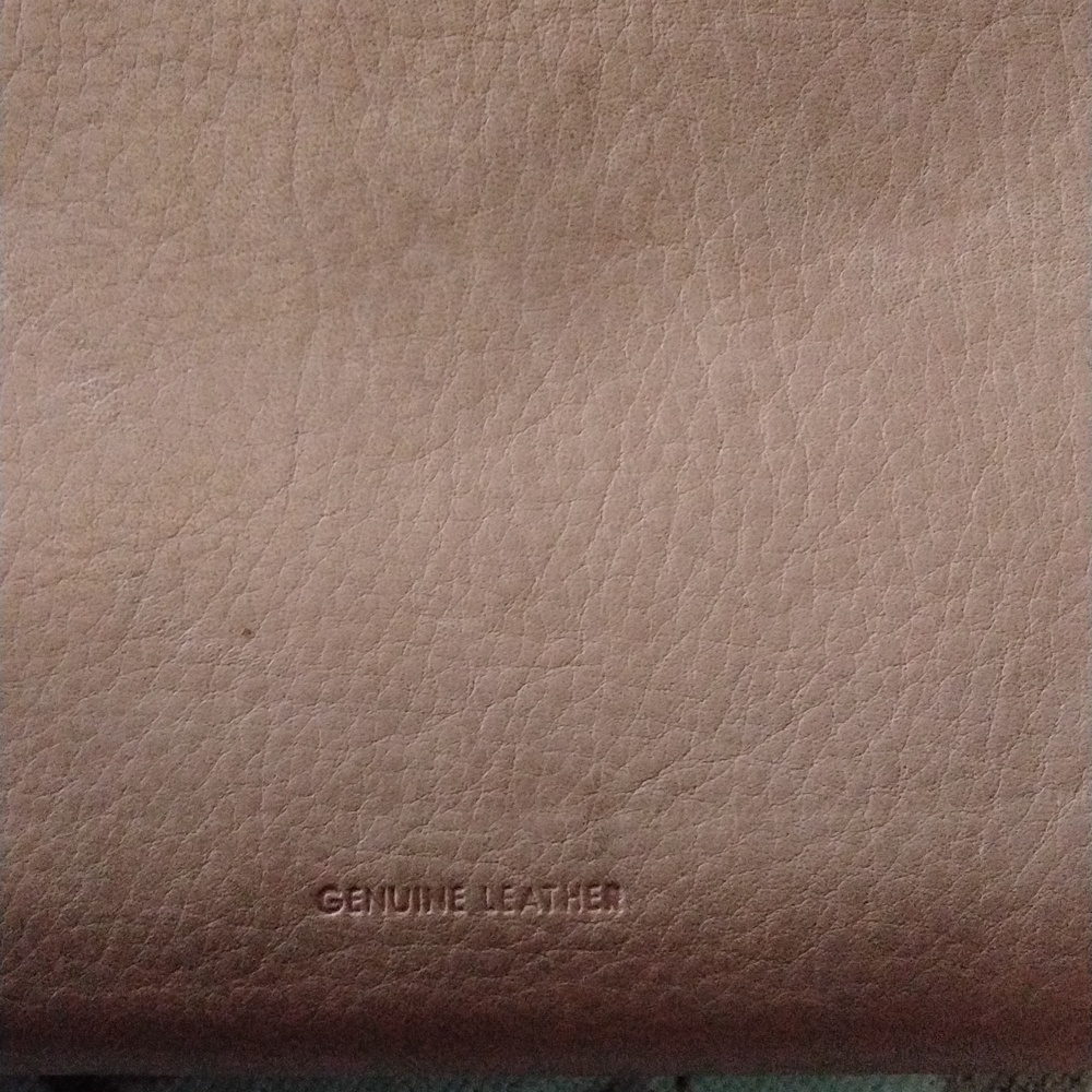 Brand less genuine leather wallet